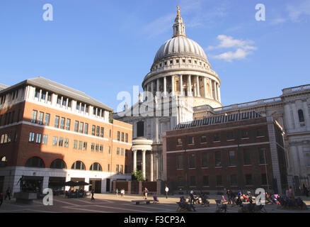 Paternoster Square et la Cathédrale St Paul London Août 2015 Banque D'Images