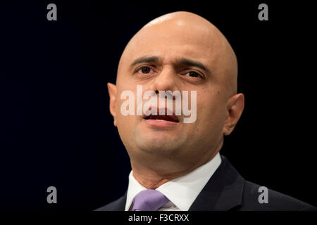 Manchester, UK. 5e octobre 2015. La Rt Hon Sajid Javid MP, Secrétaire d'État aux affaires, l'innovation et les compétences et président de la Chambre de commerce parle au jour 2 de la 2015 conférence du parti conservateur à Manchester. Credit : Russell Hart/Alamy Live News. Banque D'Images