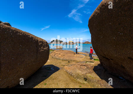 Des rochers géants à la côte de granit rose côte de granit rose Ploumanac'h Perros Guirec Bretagne France Europe Banque D'Images