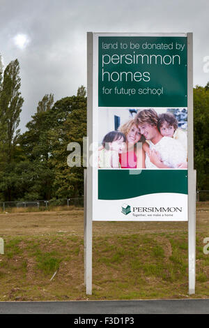 À partir de la terre offerte pour les maisons de kaki, de l'école dans Village Buckshaw, Chorley, Lancashire, Banque D'Images