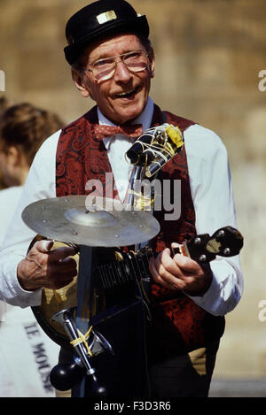 Un homme-orchestre musicien. Nottingham. L'Angleterre. UK Banque D'Images