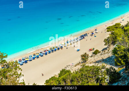 Plage de l'île de Lefkada, Egremni, Grèce. Grande et longue plage aux eaux turquoises de l'île de Lefkada en Grèce Banque D'Images