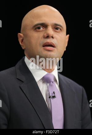 Sajid Javid député Secrétaire d'État aux affaires, l'innovation et les compétences de la conférence du parti conservateur 2015 Central Manchester, Manchester, Angleterre 05 octobre 2015 traite de la Conférence 2015 du Parti conservateur à Manchester, Manchester Central Allstar Crédit : photo library/Alamy Live News Banque D'Images