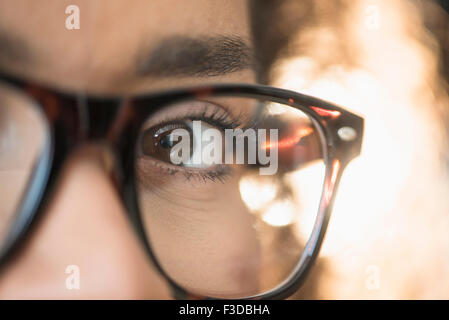 Close up of young woman in lunettes nerdy Banque D'Images