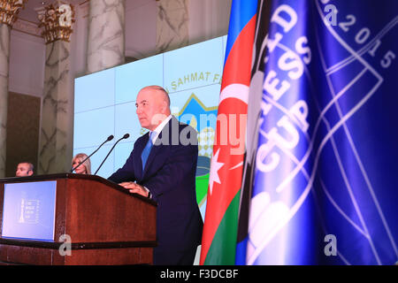 Baku, Azerbaïdjan. 05Th Oct, 2015. Président de l'Azerbaïdjan Fédération internationale des échecs Elman Rustamov discours lors de la cérémonie de clôture de la Coupe du monde d'échecs 2015. © Aziz Karimov/Pacific Press/Alamy Live News Banque D'Images