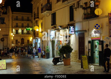 Rodi Garganico, Italie - le 12 septembre 2015 : Centre de la ville historique sur la péninsule de Gargano, dans la province de Foggia. Banque D'Images