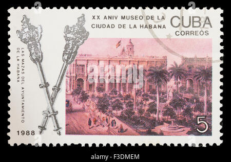 CUBA - circa 1988 : un timbre-poste imprimé en Cuba présente le musée de La Havane pour le XX anniversaire, vers 1988 Banque D'Images