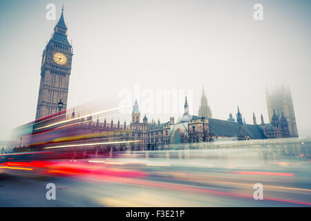 Big Ben et bus à impériale, Londres Banque D'Images