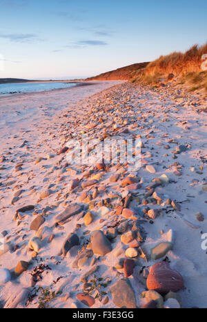 Les sables de l'Mussetter au coucher du soleil sur l'île d'Eday, îles Orcades, en Écosse. Banque D'Images