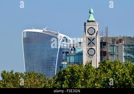 Londres, Angleterre, Royaume-Uni. L'Oxo Tower (19thC / reconstruite style Art Déco - Albert Moore, 1928/1929) et le 'Walkie-Talkie' (2014).... Banque D'Images