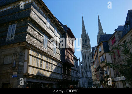 Quimper, France. Sep 30, 2015. La cathédrale de Quimper, la cathédrale Saint-Corentin de Quimper, en, France, le 30 septembre 2015. Photo : Jens Kalaene - PAS DE SERVICE DE FIL-/dpa/Alamy Live News Banque D'Images