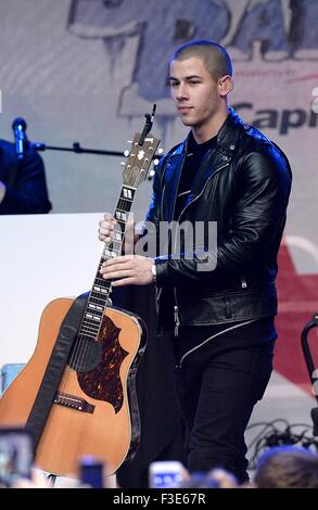 New York, NY, USA. 5Th Oct, 2015. Nick Jonas présents pour Z100's Jingle Ball 2015 Kick off event, Macy's Herald Square, New York, NY Le 5 octobre 2015. Credit : Kristin Callahan/Everett Collection/Alamy Live News Banque D'Images