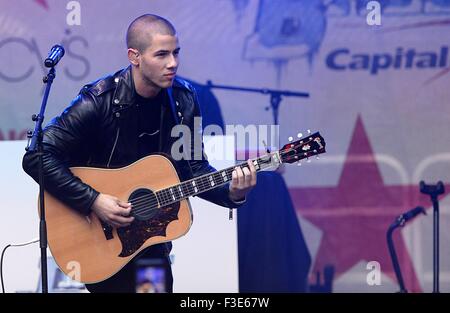 New York, NY, USA. 5Th Oct, 2015. Nick Jonas présents pour Z100's Jingle Ball 2015 Kick off event, Macy's Herald Square, New York, NY Le 5 octobre 2015. Credit : Kristin Callahan/Everett Collection/Alamy Live News Banque D'Images