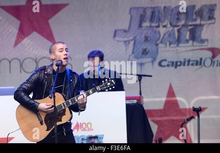 New York, NY, USA. 5Th Oct, 2015. Nick Jonas présents pour Z100's Jingle Ball 2015 Kick off event, Macy's Herald Square, New York, NY Le 5 octobre 2015. Credit : Kristin Callahan/Everett Collection/Alamy Live News Banque D'Images