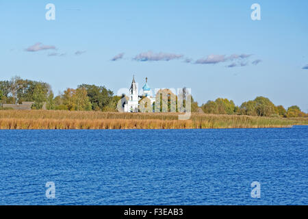 Église Kulje (Russie), une église orthodoxe russe, estonien, une vue de côté de la frontière russe. Banque D'Images