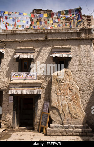 L'Inde, le Jammu-et-Cachemire, Ladakh, Leh, Lala's Art Gallery and Café (Sankar Labrang) dans l'ancienne maison de ville traditionnelle, avec C 10e Budd Banque D'Images