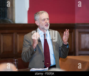 Jeremy Corbyn - ancien chef du Parti travailliste, s'exprimant à Oxford Union en 2013 Banque D'Images