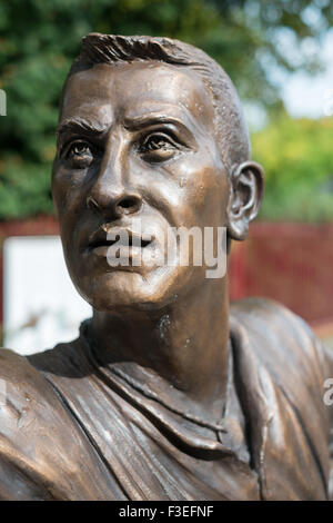 Reading, UK. 6 octobre, 2015. Le nouveau monument du Soldat Potts en lecture Frederick Owen Potts est la seule lecture titulaire de la Croix de Victoria Crédit : Paul Chambers/Alamy Live News Banque D'Images