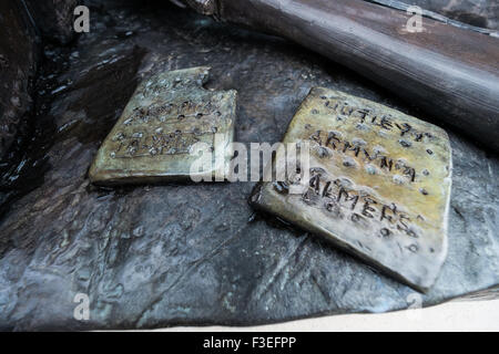 Reading, UK. 6 octobre, 2015. Le nouveau monument du Soldat Potts en lecture Frederick Owen Potts est la seule lecture titulaire de la Croix de Victoria Crédit : Paul Chambers/Alamy Live News Banque D'Images