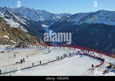 Station de ski Artouste au-dessus de la vallée d'Ossau Banque D'Images