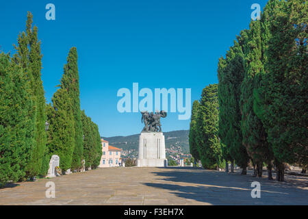 San Giusto Trieste War Memorial, monument WWl sur le sommet de la colline de San Giusto à Trieste. Banque D'Images