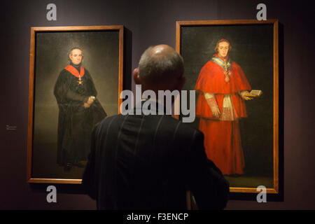 Londres, Angleterre. 06/10/2015. Appuyez sur Aperçu de l'exposition Goya : les portraits à la National Gallery de Londres, en Angleterre. L'exposition s'ouvre au public le 7 octobre 2015 et se poursuivra jusqu'au 10 janvier 2016. Peintures : Juan Antonio Llorente, 1810-12, et le Cardinal Luis Maria de Borbon y Villabriga, vers 1800. Banque D'Images