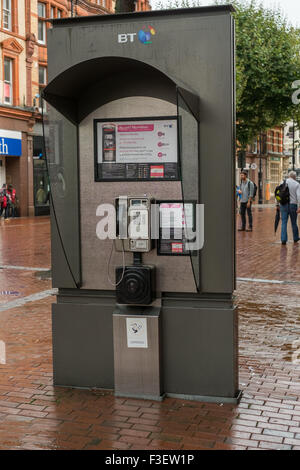 Nouveau Style BT téléphone fort dans la lecture Berkshire Banque D'Images