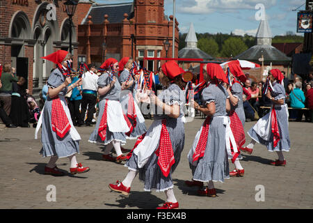 La femme Jemmers Poynton Groupe Danse Folk Festival 2015 Stockport Stockport Cheshire Angleterre Banque D'Images