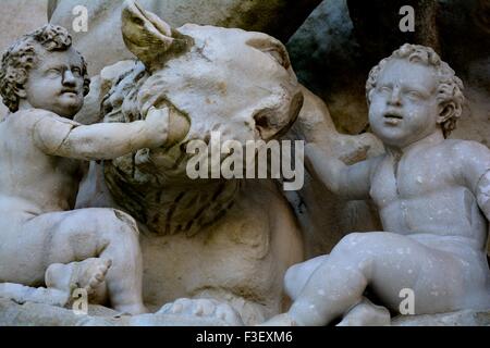 Statue fontaine sur la Piazza del Campidoglio, Rome Italie Banque D'Images