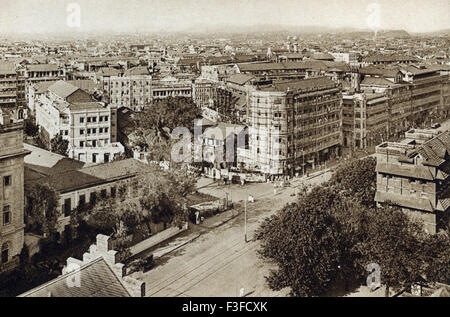 Ancienne image vintage 1900s de Lokmanya Tilak Marg et Picket Street angle du sommet de l'école St Xavier , Bombay maintenant Mumbai ; Maharashtra ; Inde Banque D'Images