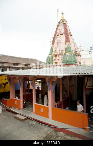 Jageshwer 1858 temple de Shiva Banganga à Bombay Mumbai Maharashtra ; Inde ; Banque D'Images