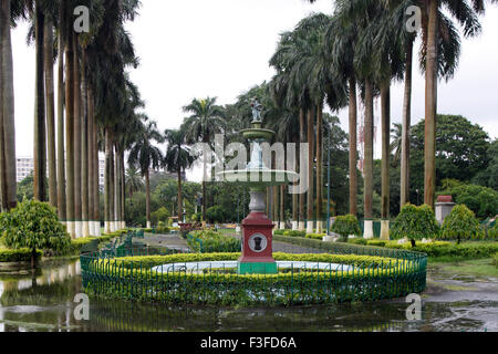 Jardin Eden ; fontaine et palmiers ; Calcutta ; Kolkata ; Bengale occidental ; Inde ; Asie Banque D'Images