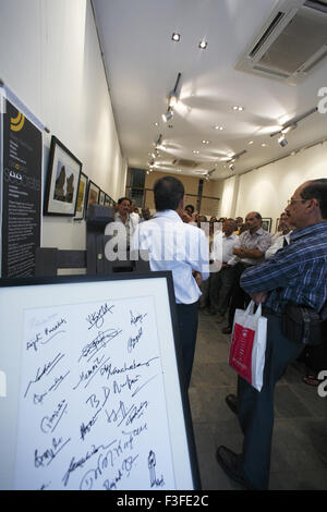 Exposition de photographie, Bees Saal Baad, Dinodia photo Library, point de vue, Art Gallery, Colaba, Bombay, Mumbai, Maharashtra, Inde, Asie Banque D'Images