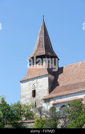 L'Église fortifiée dans le village de saxon Roades, Transylvanie, Roumanie Banque D'Images