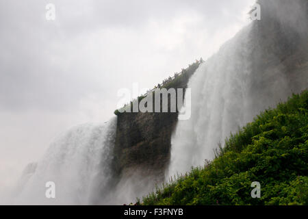 Chute du Niagara par temps nuageux et pluvieux ; U.S.A. United States of America Banque D'Images