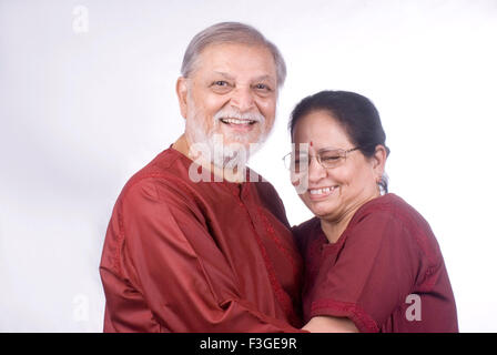 Vieux couple heureux époux épouse sur fond blanc M.# 733 Banque D'Images