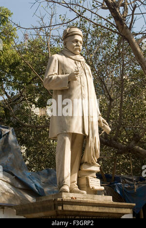 Statue de Gopal Krishna Gokhale patriote et homme d' ; Bombay Mumbai Maharashtra ; Inde ; Banque D'Images