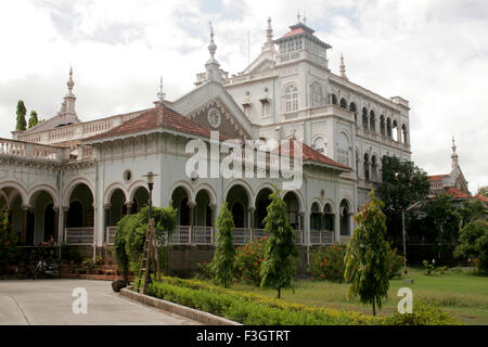 L'architecture unique de l'Aga Khan palace construit en 1892 par le Sultan Mohammed Shah ; Pune Maharashtra ; Inde ; Banque D'Images