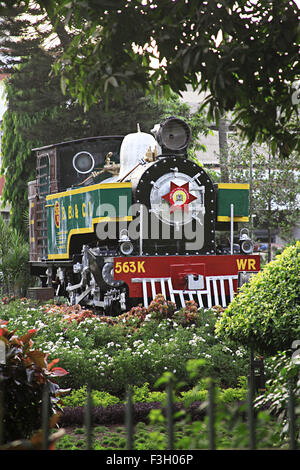 Ancien moteur au rail central Mumbai terminus à la Dre Anand Nair Marg appelé comme route Lamington ; Bombay Mumbai Banque D'Images