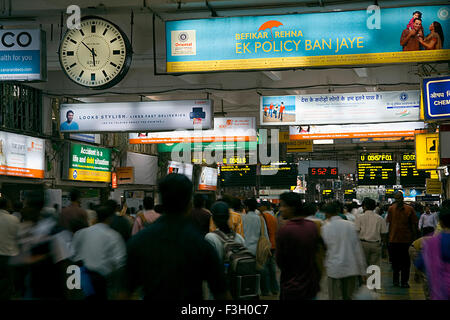 Les gens ; foule retour à l'accueil ; station churchgate Mumbai Bombay ; ; ; Maharashtra Inde Banque D'Images