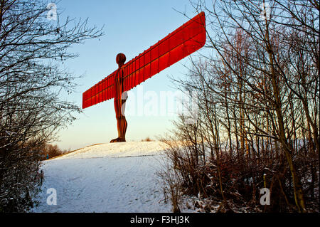 Anthony Gormleys Ange du Nord dans la neige, Gateshead Banque D'Images