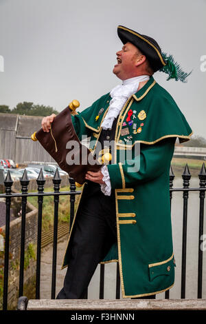 Crieur, High Street, Lewes, dans le Sussex, UK Banque D'Images