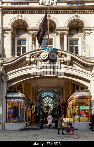 Burlington Arcade, Piccadilly, Londres, UK Banque D'Images