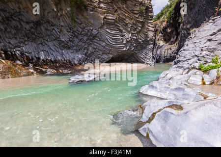 Gorges de l'Alcantara valley. Gole dell'Alcantara. L'Etna, en Sicile. Banque D'Images