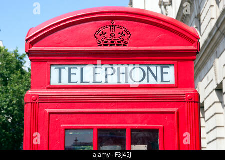 Boîte de téléphone rouge traditionnel à Londres Banque D'Images