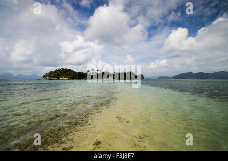 L'île aux Serpents (également connu sous le nom de Vigan Island) - Palawan, Philippines Banque D'Images