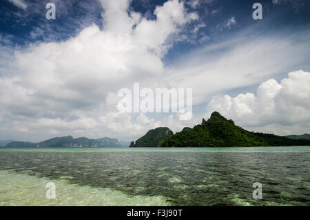 Vue de l'île Snake (également connu sous le nom de Vigan Island) - Palawan, Philippines Banque D'Images