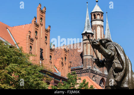 L'architecture traditionnelle en célèbre ville polonaise, Torun, Pologne. Banque D'Images