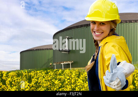 Jeune femme ferme avec thumb up Banque D'Images