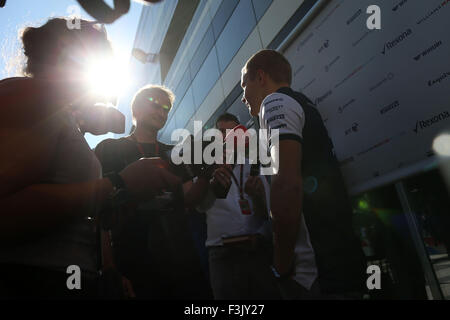 Sochi, Russie. 05Th Oct, 2015. Sport Automobile : Championnat du Monde de Formule 1 de la FIA 2015, Grand Prix de la Russie, # 77 (FIN, Valtteri Bottas Williams Martini Racing), Crédit photo : dpa alliance/Alamy Live News Banque D'Images